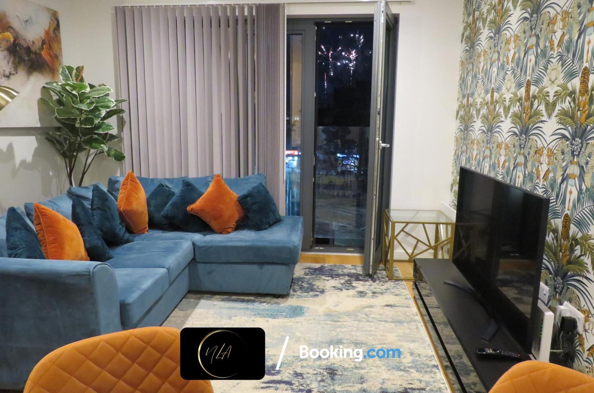 Centre With Free Parking, Netflix And Wifi - Suitable For Contractors And Families - By Noor Luxury Apartment *