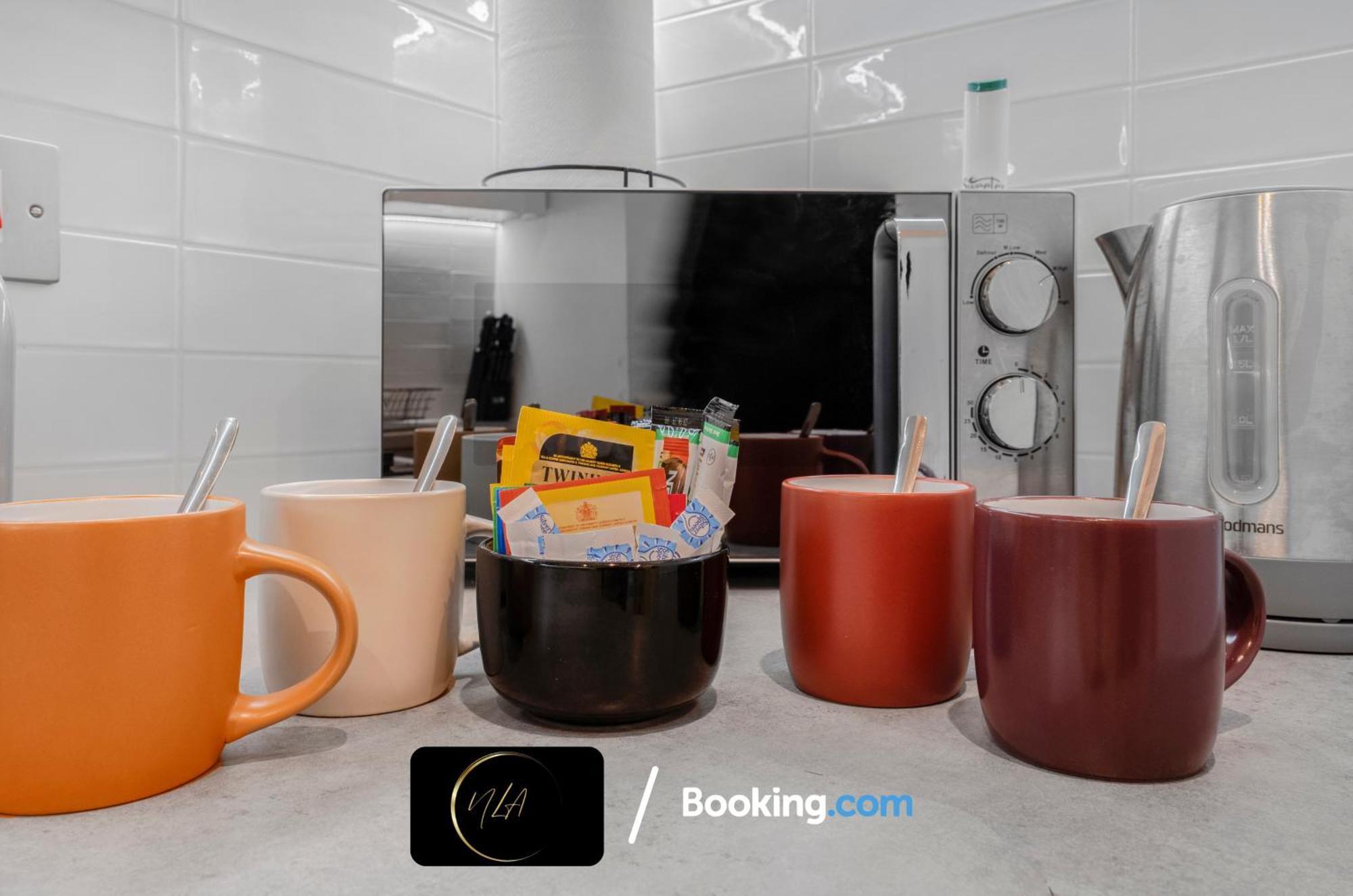 Centre With Free Parking, Netflix And Wifi - Suitable For Contractors And Families - By Noor Luxury Apartment