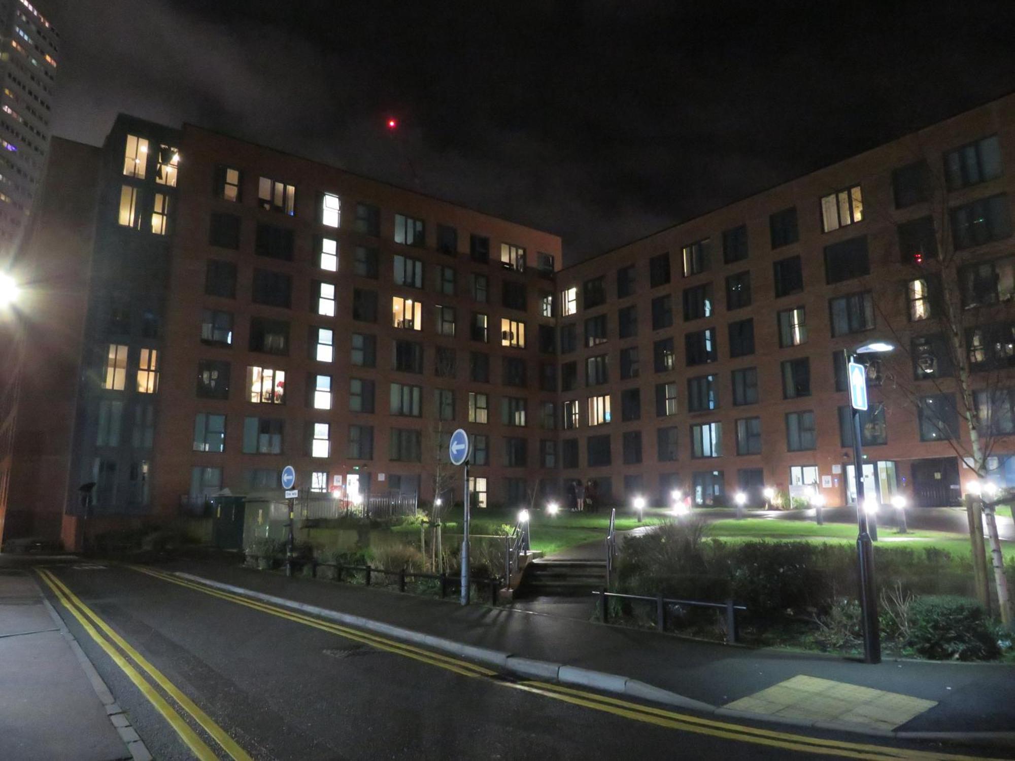 Centre With Free Parking, Netflix And Wifi - Suitable For Contractors And Families - By Noor Luxury Apartment Birmingham